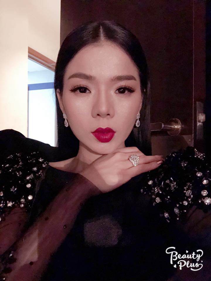 Học tập mẹ bỉm sữa Lệ Quyên cách chọn màu son giúp sáng bừng khuôn mặt!