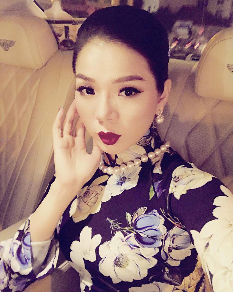 Học tập mẹ bỉm sữa Lệ Quyên cách chọn màu son giúp sáng bừng khuôn mặt!