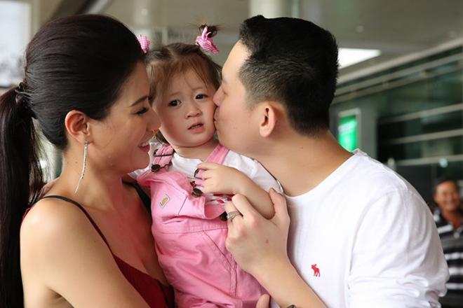 Trang Trần xác nhận lên xe hoa cùng ông xã Việt kiều sau 2 năm sinh con