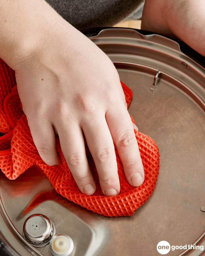 Mẹo làm sạch hiệu quả lại còn giúp kéo dài “tuổi thọ” của nồi áp suất điện Mẹo làm sạch hiệu quả lại còn giúp kéo dài “tuổi thọ” của nồi áp suất điện