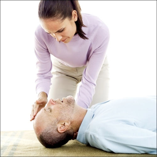 8 bước sơ cứu người bị đột quỵ bạn cần phải biết