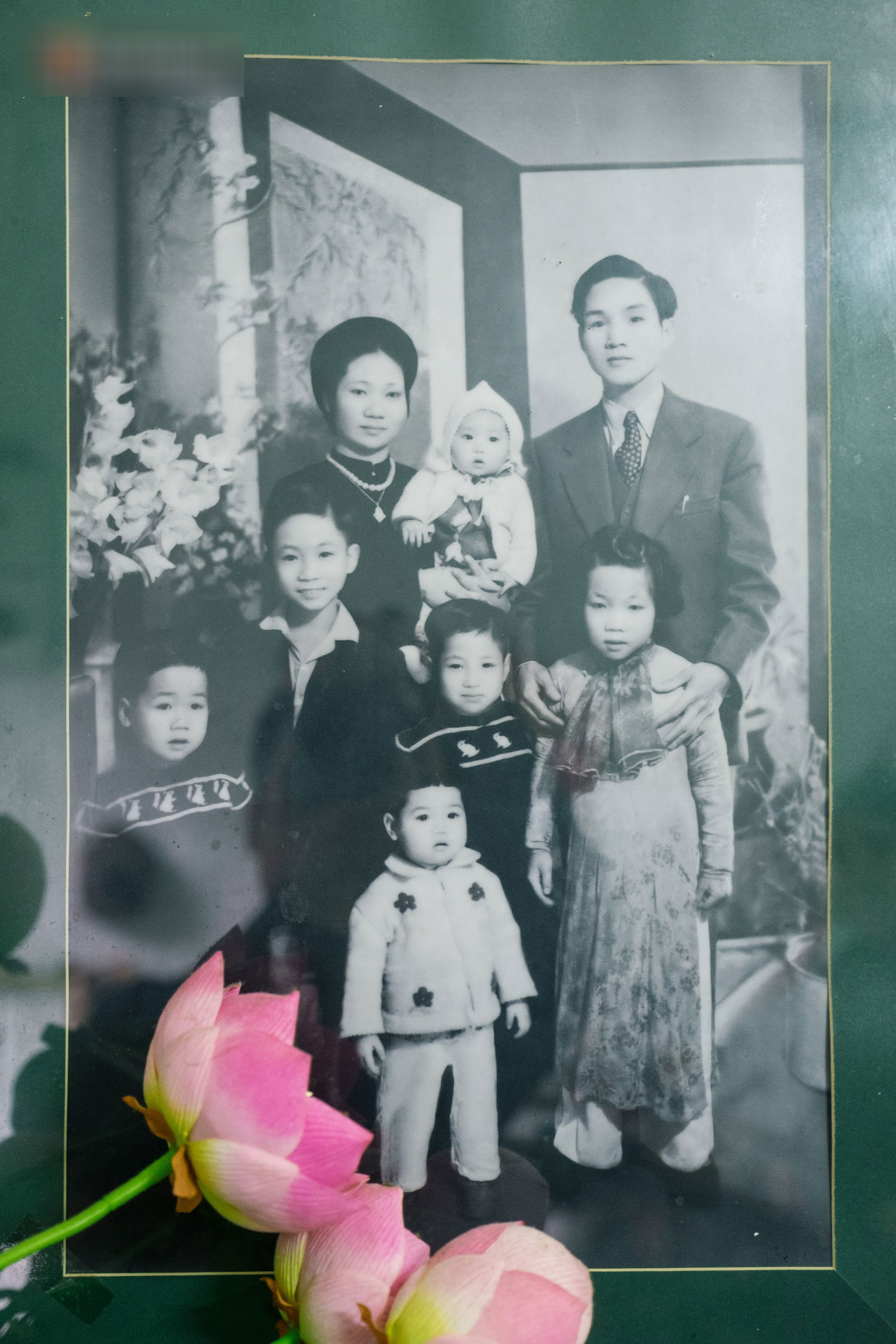 Gia đình buôn tơ lụa giàu nức tiếng phố hàng Đào và căn nhà cổ ngưng đọng thời gian suốt 50 năm qua