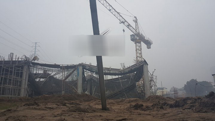 Hà Nội: Sập giàn giáo 3 người chết