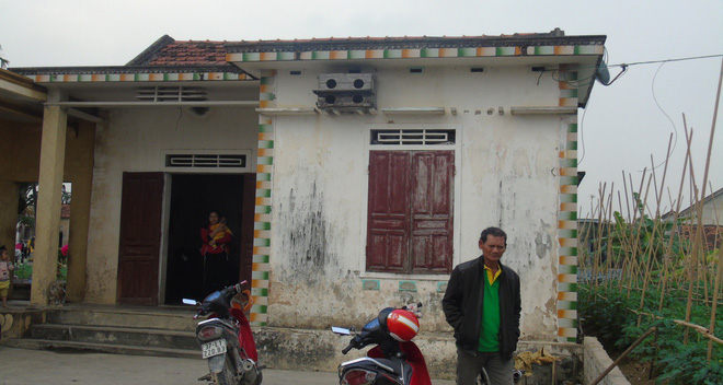 Con mới sinh đã mắc căn bệnh hiếm gặp ngặt nghèo, bố mẹ suốt ngày thay nhau bế vì con nằm xuống là tắt thở