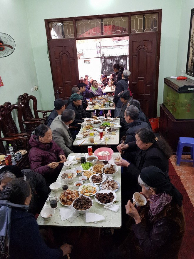 Nàng dâu Hà Nội khoe được ngủ nướng đến 9h sáng dù nhà có giỗ, cộng đồng mạng tranh cãi