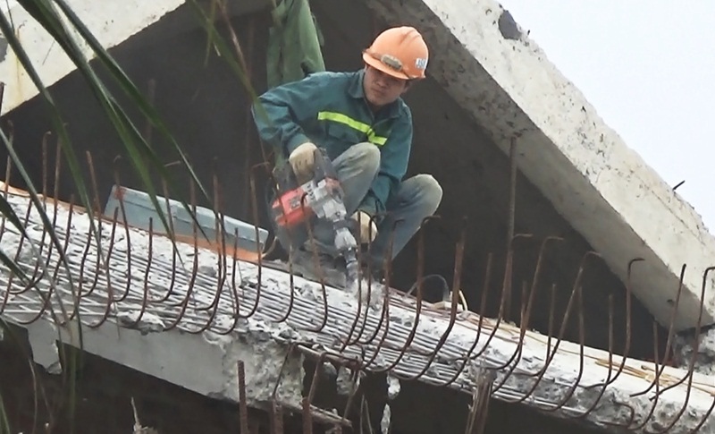 Đà Nẵng: Cắt gọt biệt thự bịt kín ven biển