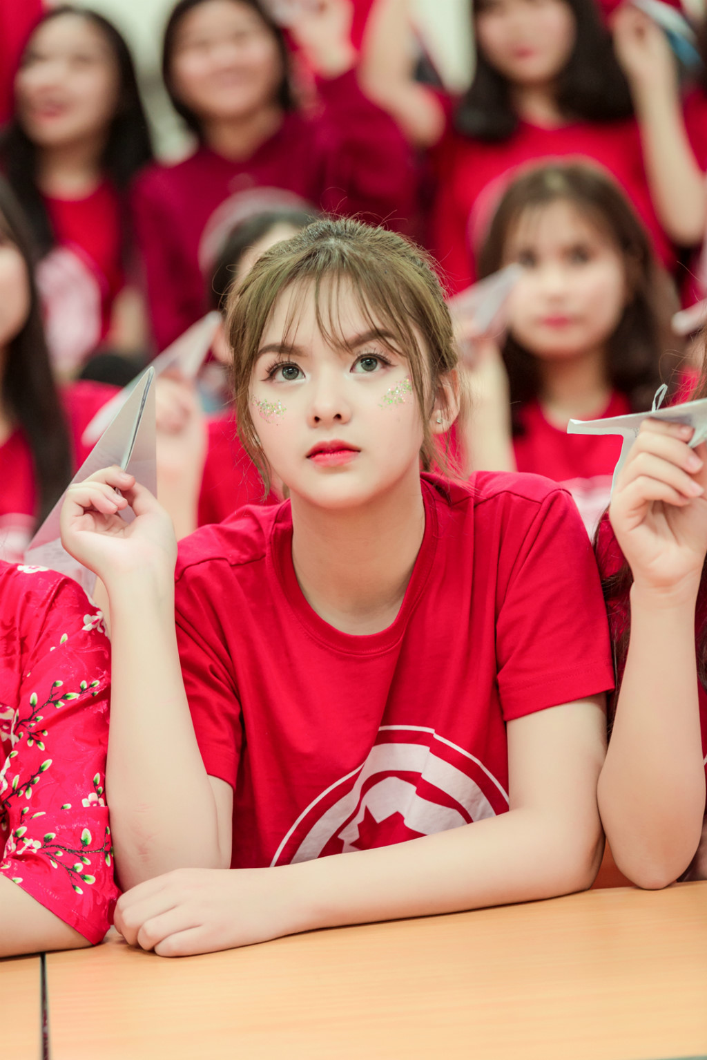 Hot girl ảnh kỷ yếu 10X thường bị nhầm là gái Tây