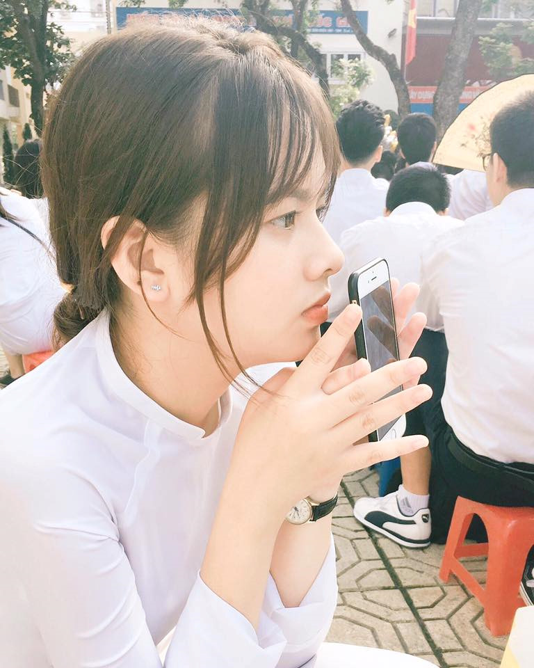 Hot girl ảnh kỷ yếu 10X thường bị nhầm là gái Tây Hot girl ảnh kỷ yếu 10X thường bị nhầm là gái Tây