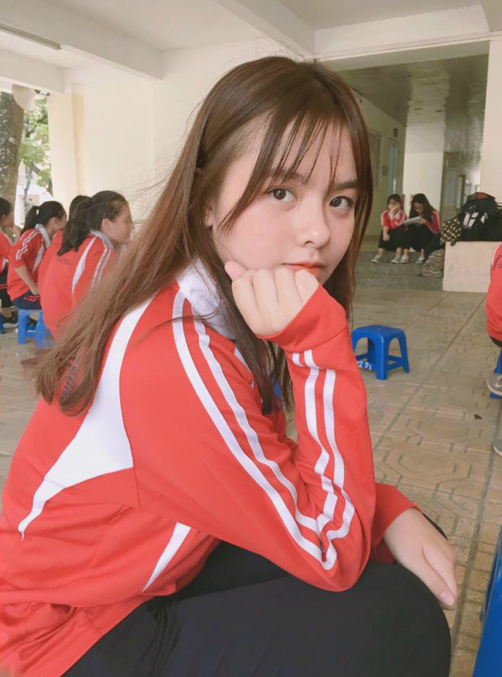 Hot girl ảnh kỷ yếu 10X thường bị nhầm là gái Tây