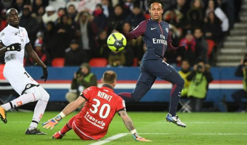 Neymar ghi bốn bàn, PSG thắng 8-0 ở Ligue I