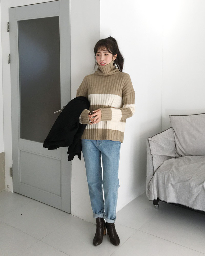 Áo len kẻ nhiều màu đang hot và đây là 3 kiểu quần rất ăn ý để kết hợp cùng Áo len kẻ nhiều màu đang hot và đây là 3 kiểu quần rất ăn ý để kết hợp cùng