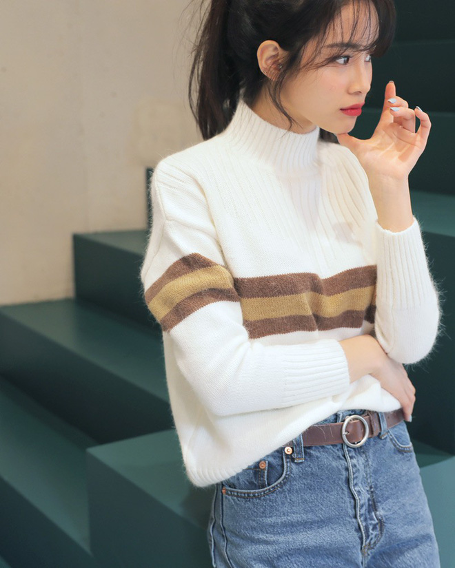 Áo len kẻ nhiều màu đang hot và đây là 3 kiểu quần rất ăn ý để kết hợp cùng Áo len kẻ nhiều màu đang hot và đây là 3 kiểu quần rất ăn ý để kết hợp cùng