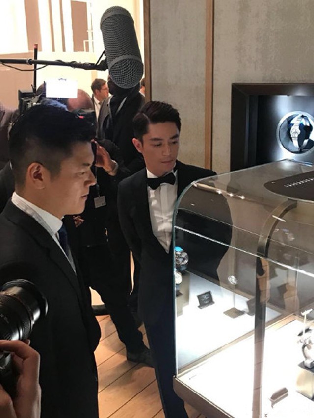 Ở nhà chăm con thay Lâm Tâm Như, Hoắc Kiến Hoa béo nứt cúc áo