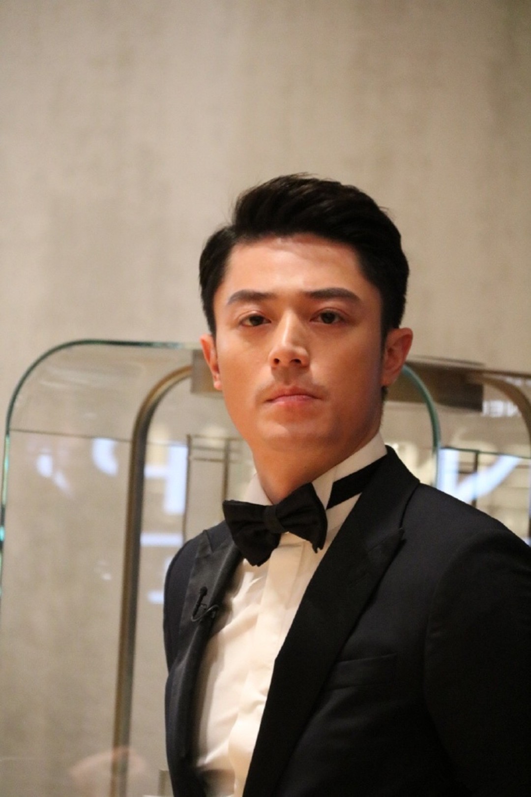 Ở nhà chăm con thay Lâm Tâm Như, Hoắc Kiến Hoa béo nứt cúc áo