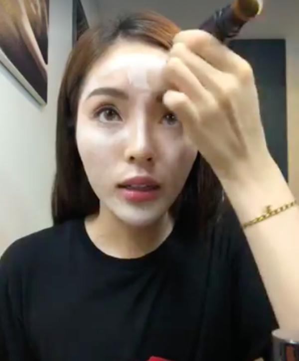 Hoa hậu Kỳ Duyên bị nghi livestream quảng cáo hàng rởm, gặp ngay Trang Trần bắt bài