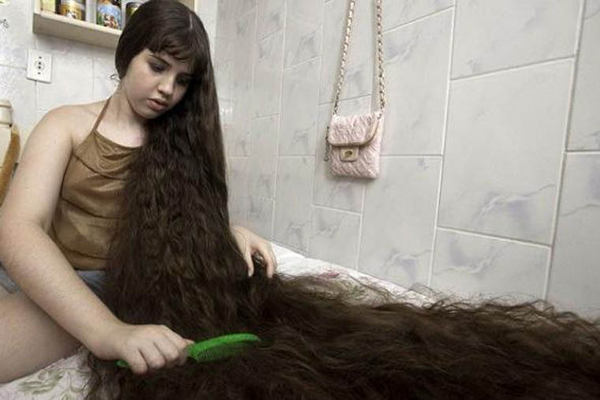 7 lỗi làm tóc cần tránh để không tự hại mình trong dịp năm mới 7 lỗi làm tóc cần tránh để không tự hại mình trong dịp năm mới