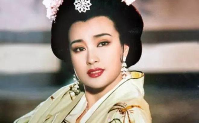 Nhìn gần không ai nghĩ người phụ nữ trước mặt chính là Võ Tắc Thiên Lưu Hiểu Khánh