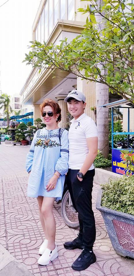 Dân mạng Việt thi nhau khoe ảnh mẫu hậu U50 mà tâm hồn đôi mươi, ăn mặc xì tin chẳng kém thanh niên