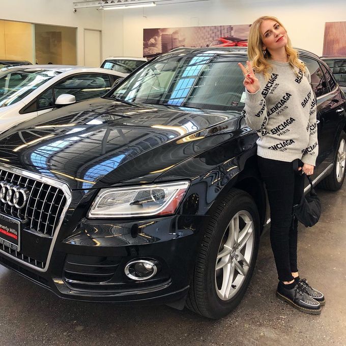 Fashionista Italy mang bầu vẫn sành điệu