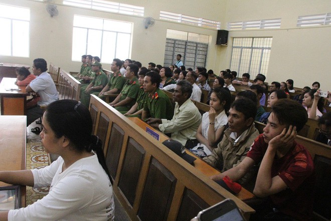 Vụ bé gái tự tử do bị hiếp dâm: VKS đề nghị mức án 6-7 năm tù cho bị cáo Hữu Bê