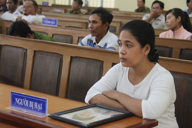 Vụ bé gái tự tử do bị hiếp dâm: VKS đề nghị mức án 6-7 năm tù cho bị cáo Hữu Bê