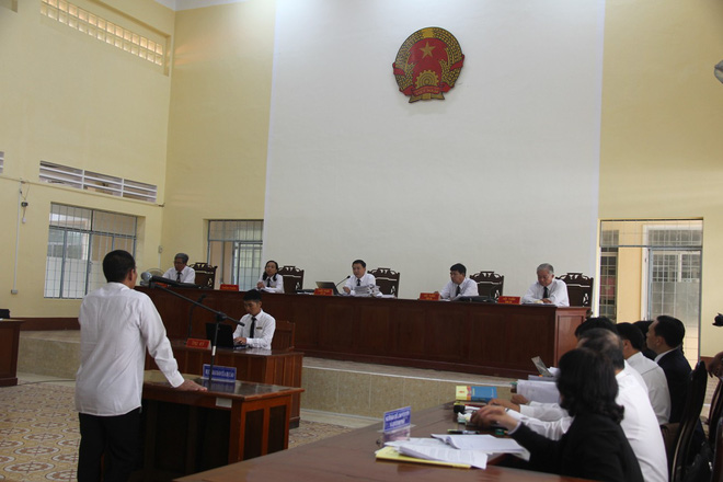 Vụ bé gái tự tử do bị hiếp dâm: VKS đề nghị mức án 6-7 năm tù cho bị cáo Hữu Bê