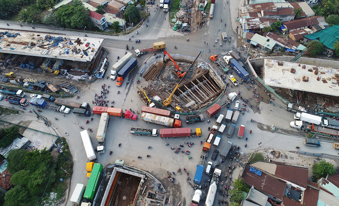 Đoạn đường 8 km đi mất 6 tiếng ở Sài Gòn: Ám ảnh vòng xoay tử thần