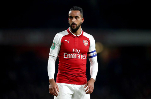 Arsenal bán Theo Walcott cho Everton