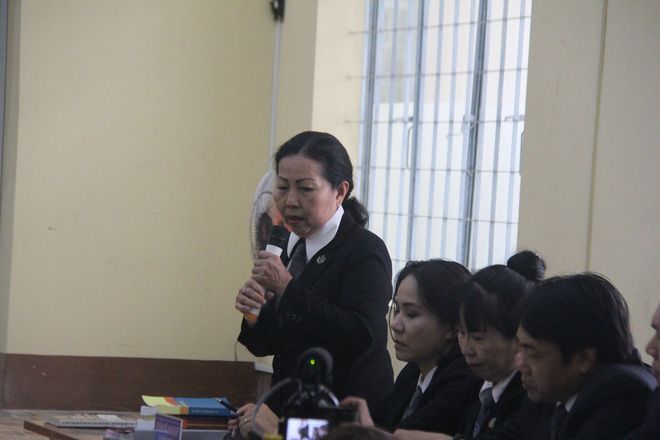 Sau 7 giờ xét xử, bị cáo nghi dâm ô khiến bé gái 13 tuổi tự tử vẫn quanh co chối tội