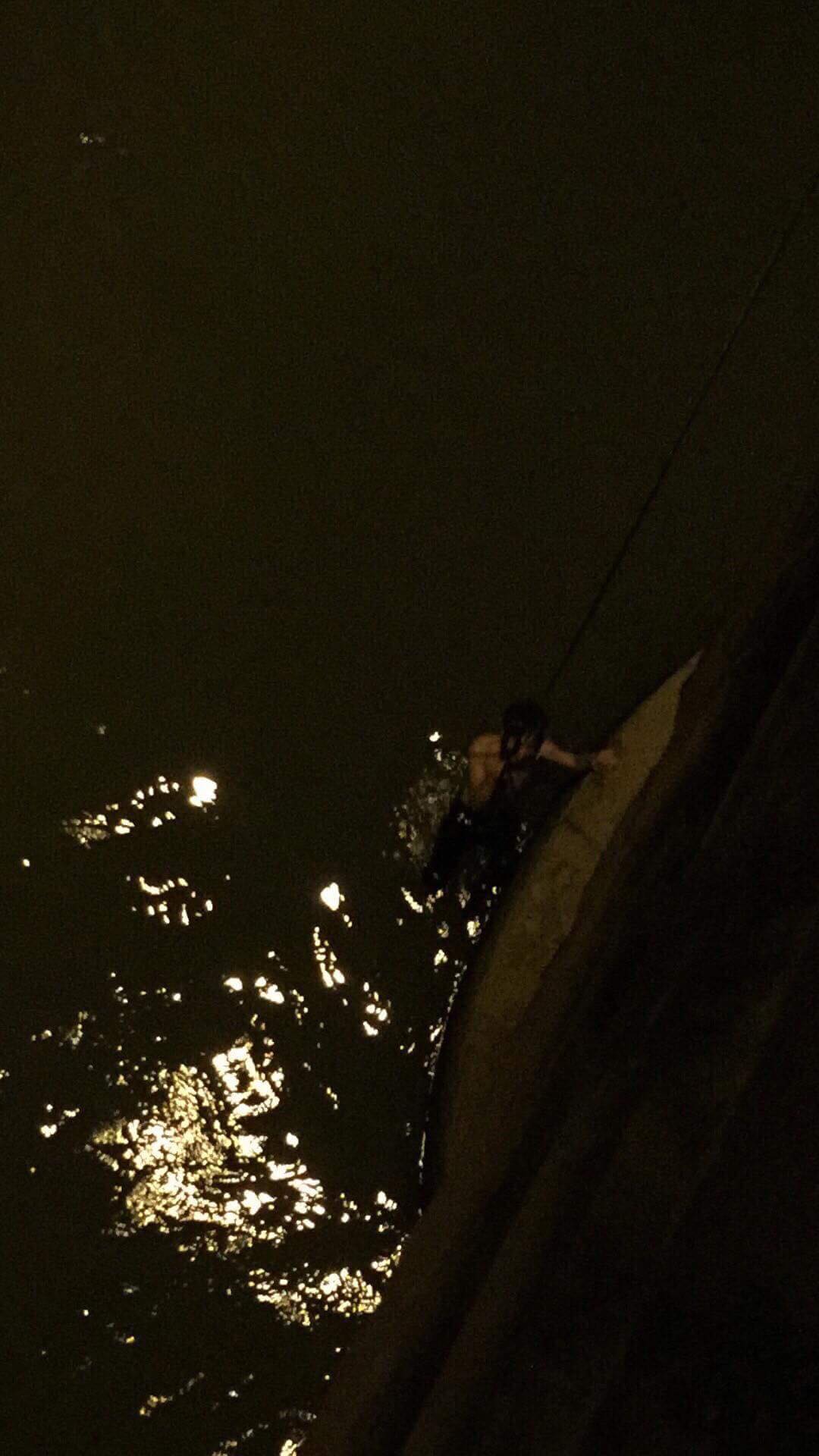 Nam thanh niên đốt xe máy rồi nhảy cầu Đồng Nai tự tử