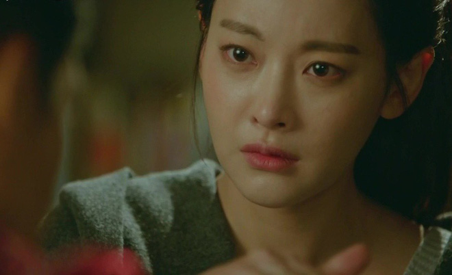 Những món quà từ phương xa trước thềm đám cưới rồn rập kéo đến khiến cô dâu tương lai tái xanh mặt