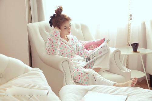 Vợ lười biếng, kiếm cớ chăm con không chịu đi làm, chỉ thích ở nhà ăn chơi