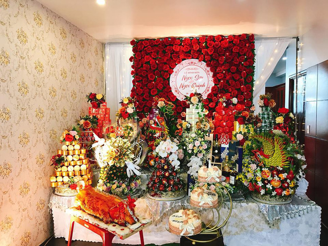 Đám hỏi đình đám tại Hải Phòng: 19 mâm quả, dàn xe sang và motor phân khối lớn hộ tống dài cả cây số