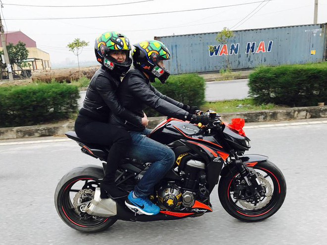 Đám hỏi đình đám tại Hải Phòng: 19 mâm quả, dàn xe sang và motor phân khối lớn hộ tống dài cả cây số