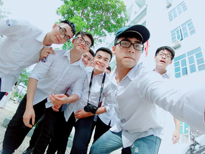 Em Sơn Tùng M-TP cover Lạc trôi hay không kém anh trai