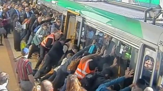 12 khoảnh khắc chứng minh cuộc sống còn nhiều người tốt