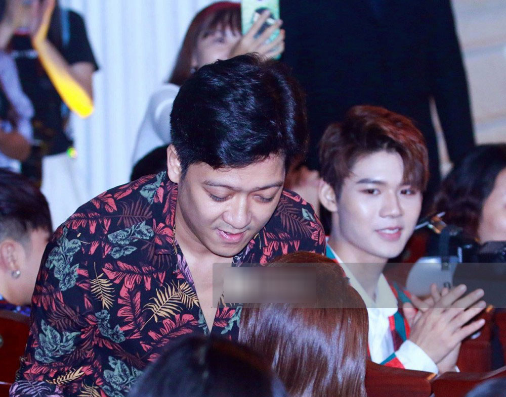 Không chỉ có Trường Giang và Nhã Phương, showbiz Việt cũng từng chứng kiến nhiều màn cầu hôn công khai cực lãng mạn!