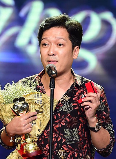 Sau màn cầu hôn Nhã Phương, Trường Giang lắc đầu khi được hỏi cảm xúc