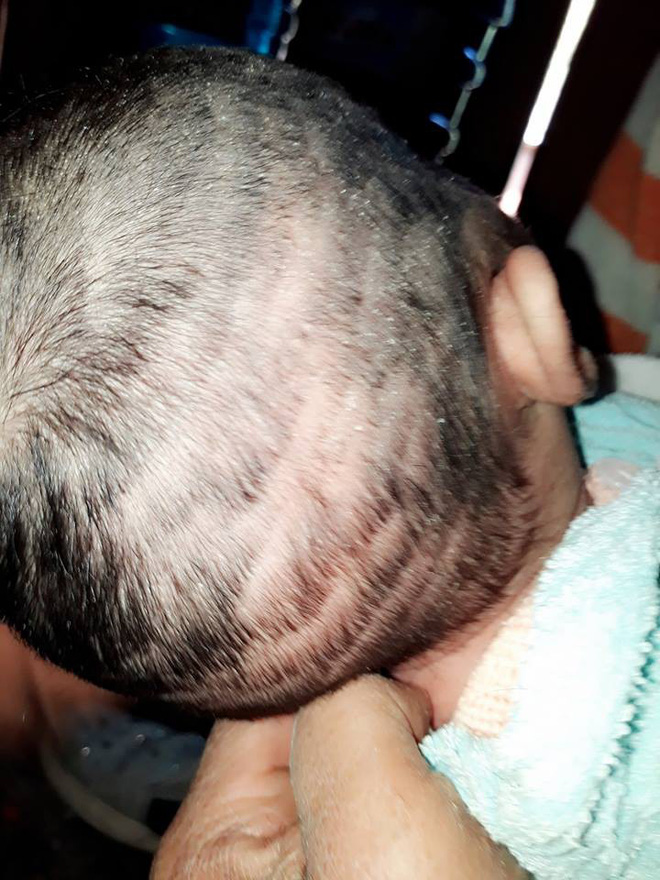 Những quả đầu ruộng bậc thang, bát tô úp do mẹ tự tay cắt tóc cho con diện Tết khiến ai nấy không thể nhịn cười