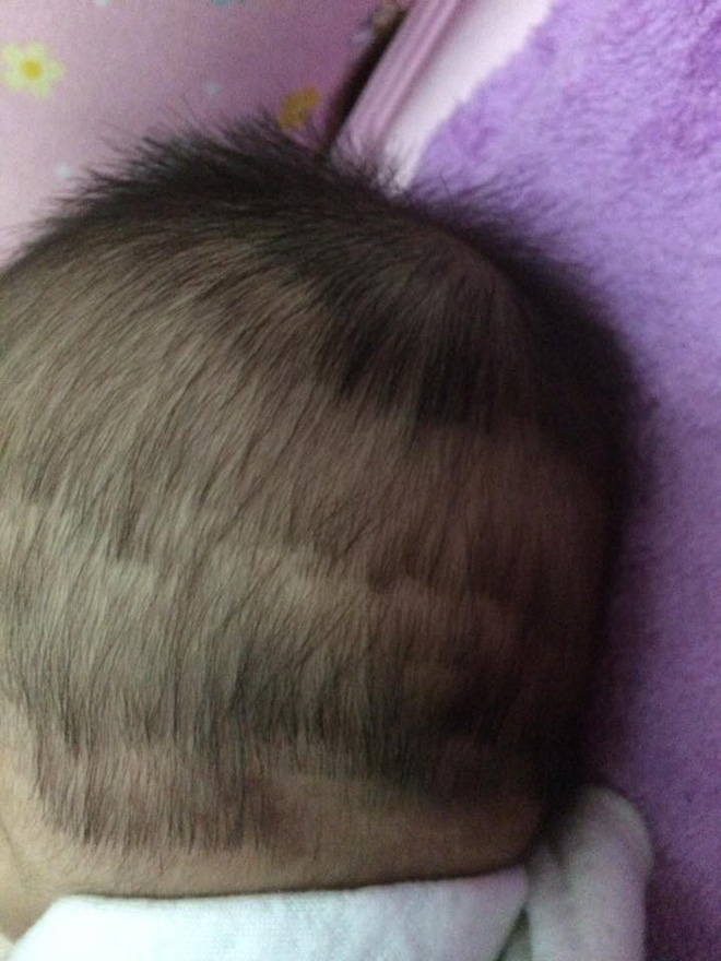 Những quả đầu ruộng bậc thang, bát tô úp do mẹ tự tay cắt tóc cho con diện Tết khiến ai nấy không thể nhịn cười