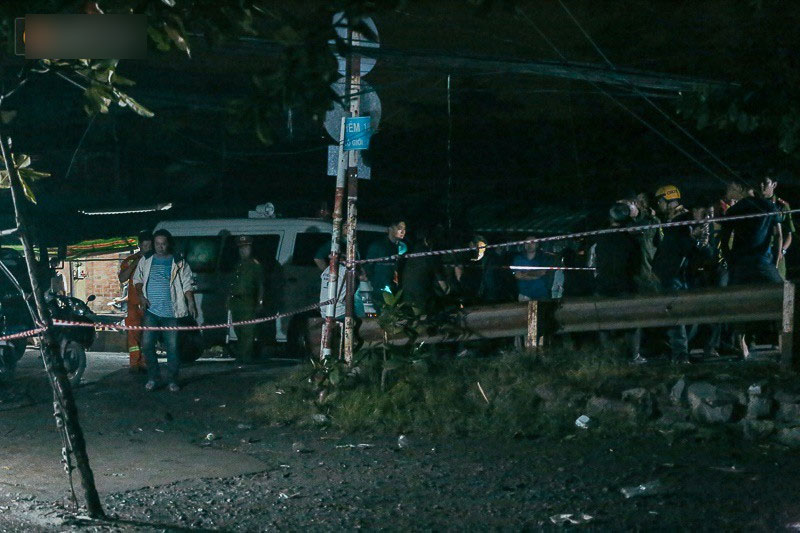 Chùm ảnh: Trắng đêm khắc phục sự cố sập cầu Long Kiển, nhiều phương tiện rơi xuống sông ở Sài Gòn