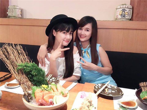 Nhan sắc gia đình toàn mỹ nhân của Nhã Phương: Chị đằm thắm dịu dàng, em ngọt ngào trong trẻo