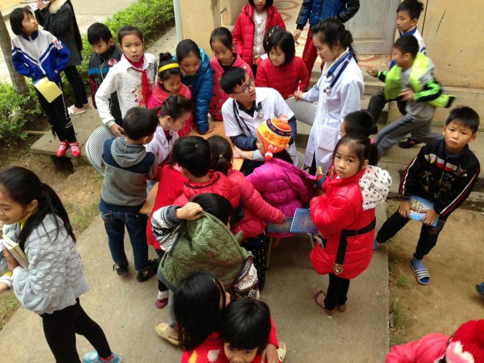 Sinh viên trường Y: Ăn tranh thủ, ngủ khẩn trương, ế là chuyện thường