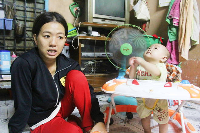 Chồng bỏ đi, người mẹ trẻ nuốt nước mắt nuôi hai con nhỏ dại, bệnh tật