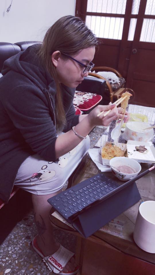 Làm dâu Việt Nam 2 năm không đụng vào mắm tôm, chỉ một lần ăn nhầm cô gái ngoại quốc thích đến mức ngày chấm đủ 3 bữa