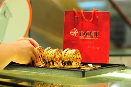 Giá vàng hôm nay 21/1: Tiếp tục đà tăng cao