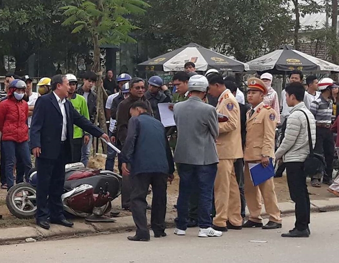 Ôtô điên gây tai nạn liên hoàn, 1 CSGT cùng nhiều người dân bị thương