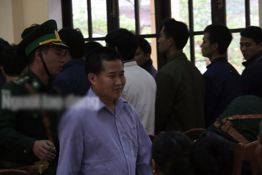 Phá rừng làm quà biếu, phó đồn biên phòng bị đề nghị 30-42 tháng tù