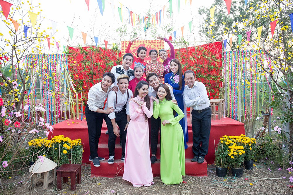 Tết này chỉ cần ở nhà bật tivi xem 6 phim Việt này là đủ ấm!