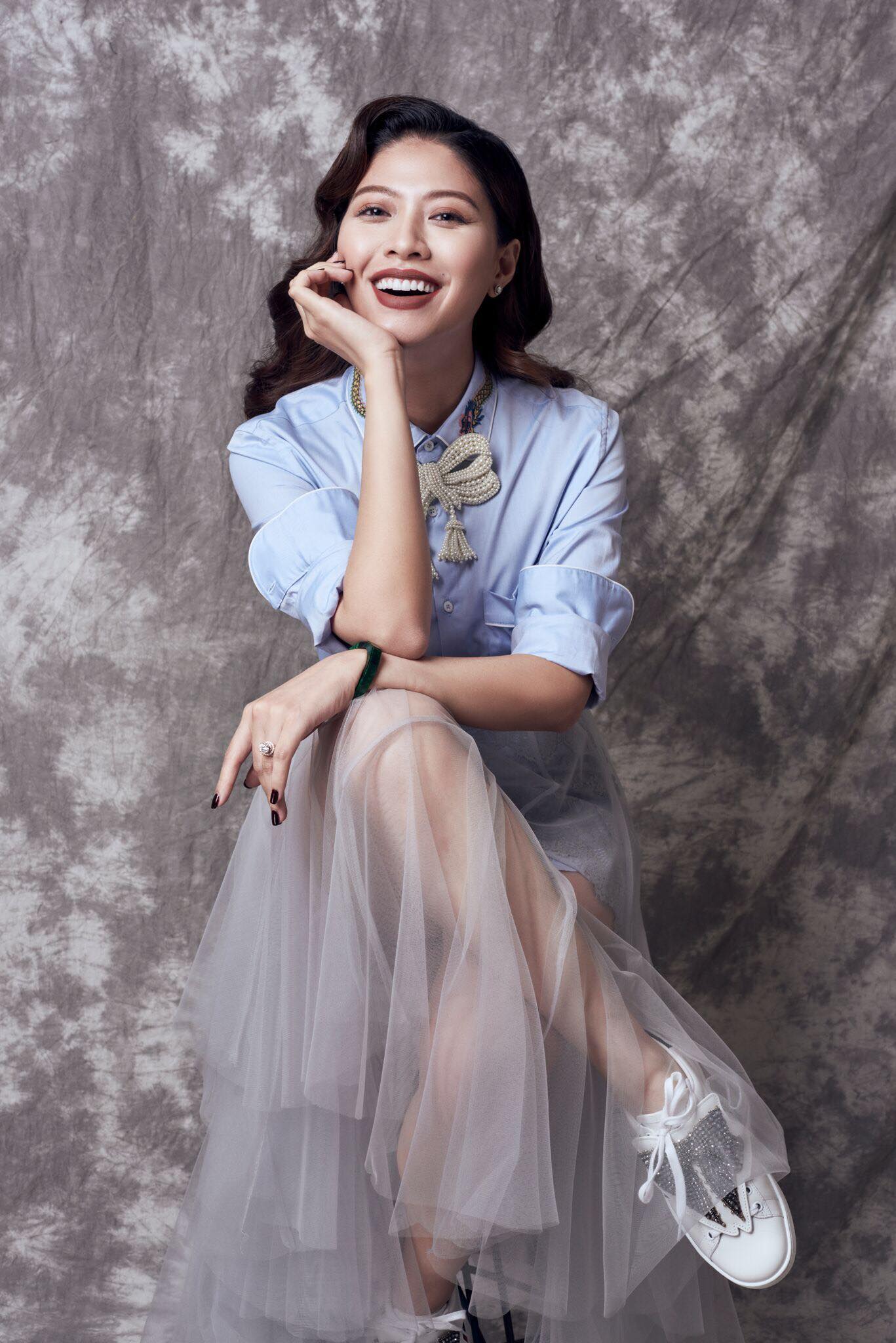 Việt Anh, Ngọc Trinh mừng U23 Việt Nam chiến thắng